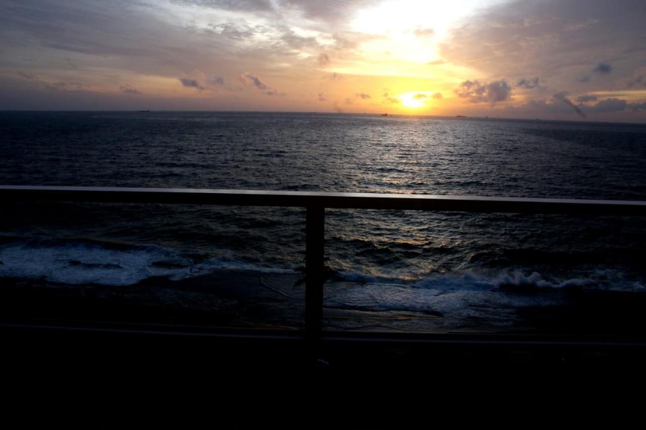 Aqua Vista Apartment Uswetakeiyawa Luaran gambar