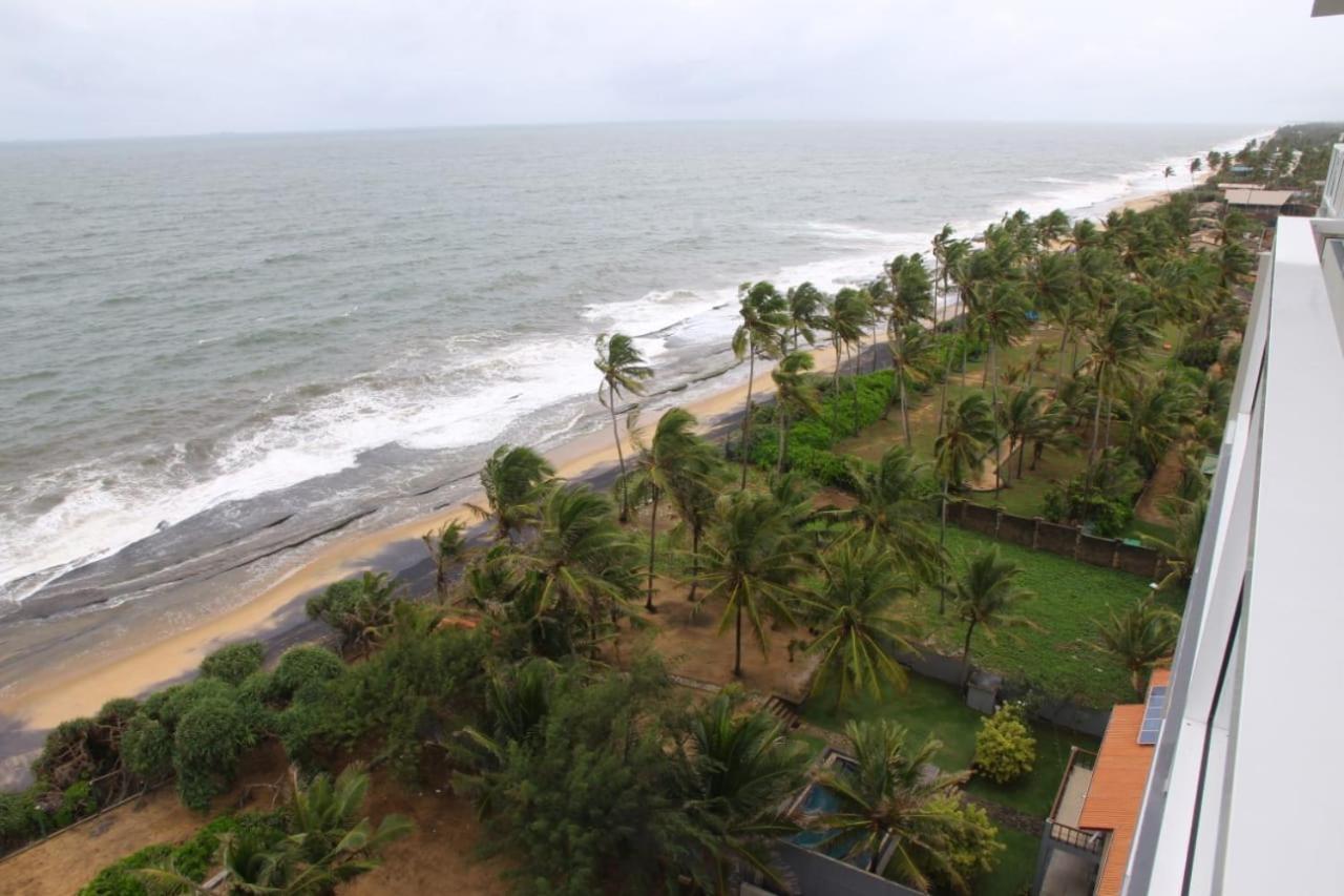 Aqua Vista Apartment Uswetakeiyawa Luaran gambar