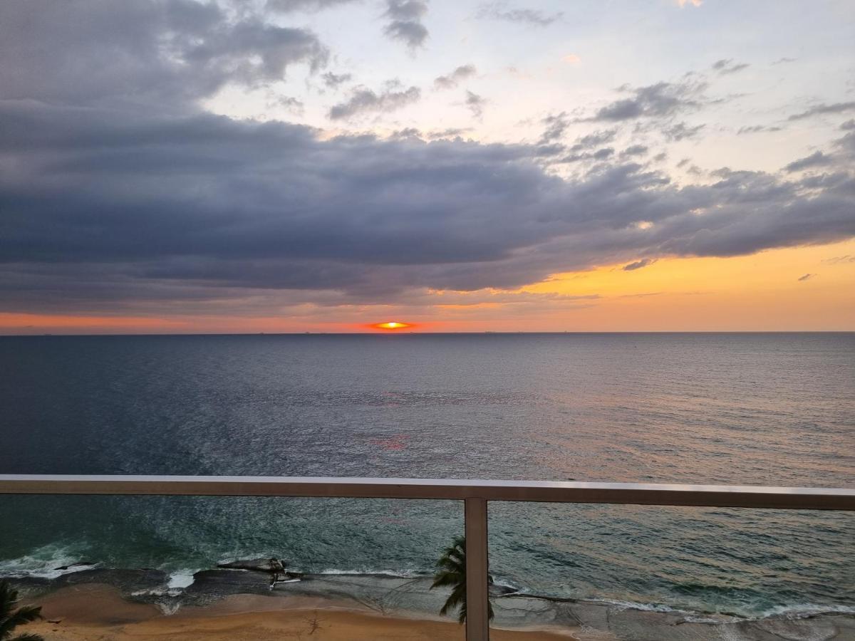 Aqua Vista Apartment Uswetakeiyawa Luaran gambar