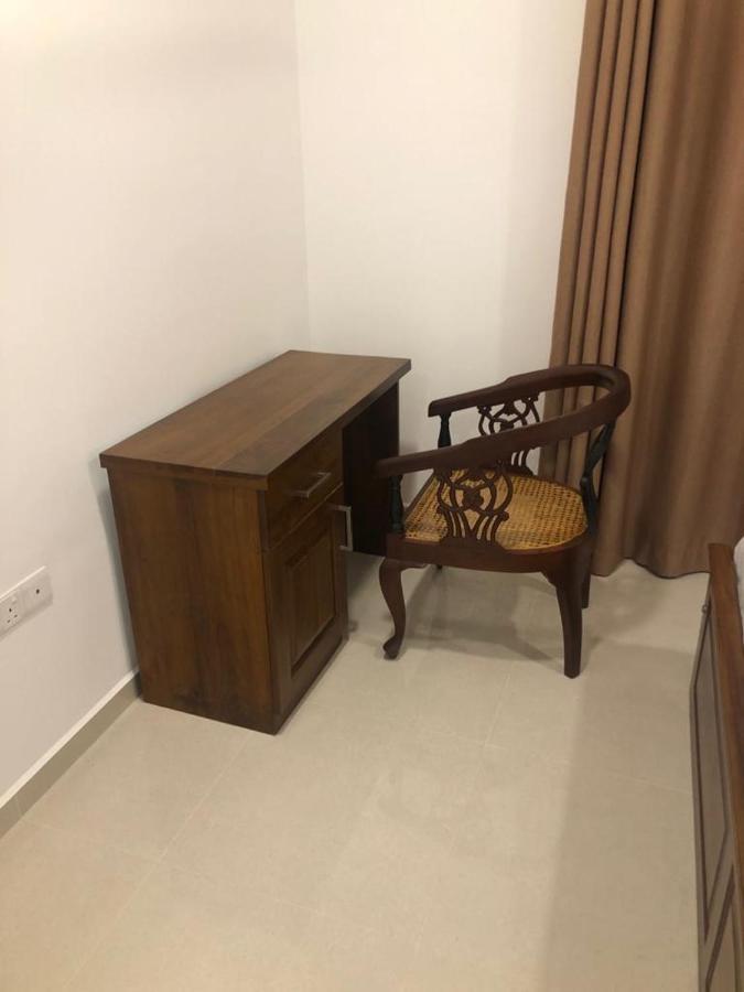Aqua Vista Apartment Uswetakeiyawa Luaran gambar