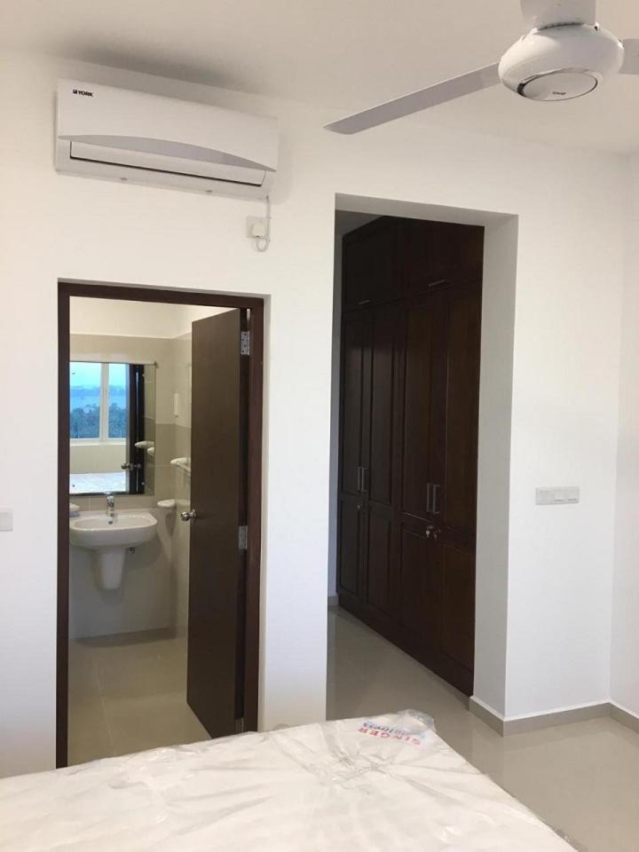 Aqua Vista Apartment Uswetakeiyawa Luaran gambar