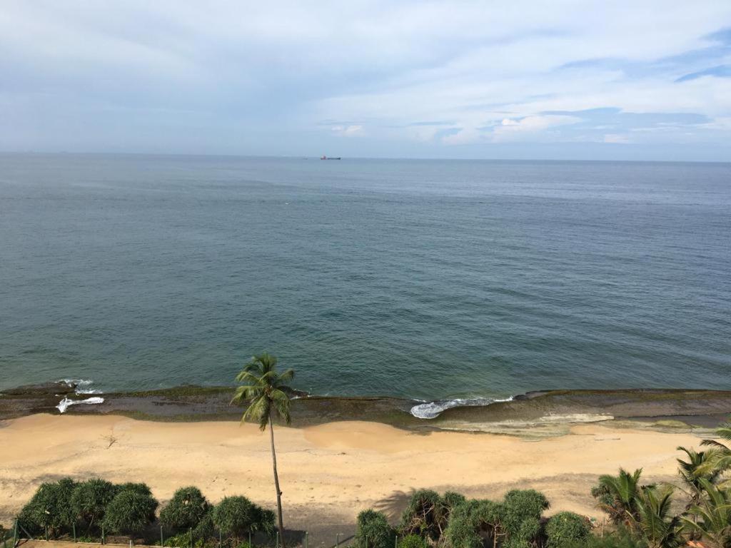 Aqua Vista Apartment Uswetakeiyawa Luaran gambar