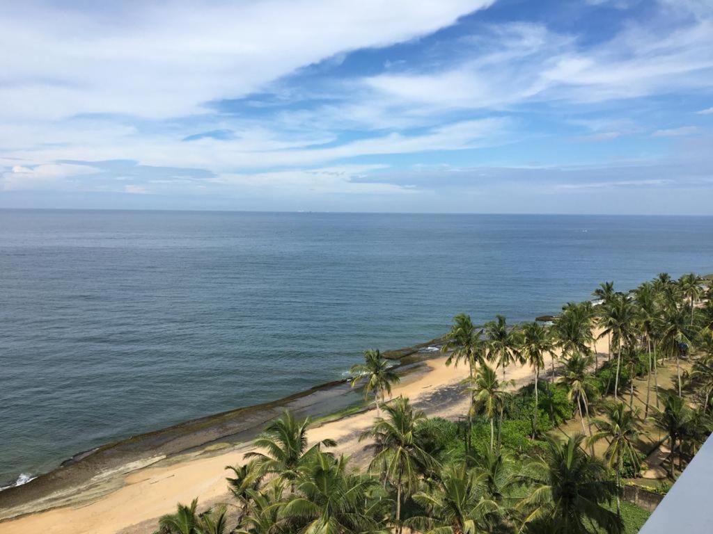 Aqua Vista Apartment Uswetakeiyawa Luaran gambar