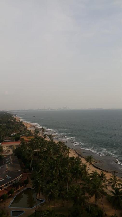 Aqua Vista Apartment Uswetakeiyawa Luaran gambar