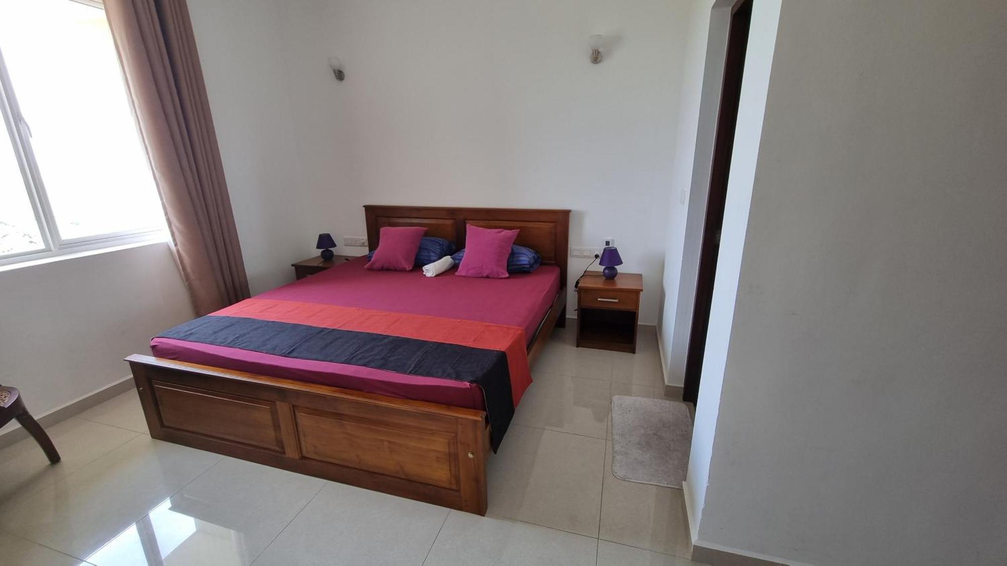 Aqua Vista Apartment Uswetakeiyawa Luaran gambar